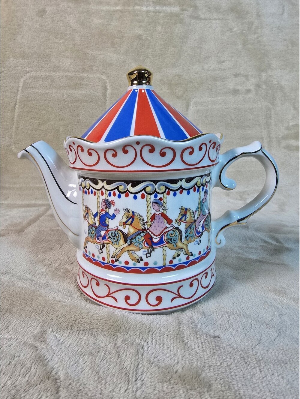 Signed Sadler Carousel Tea Pot And Lid  4" Tall  Without Top 4" Diameter England